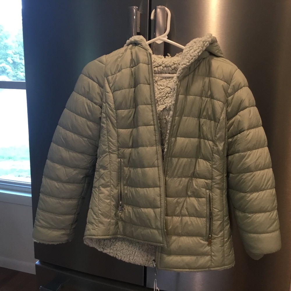 Light green reversible jacket. Size S